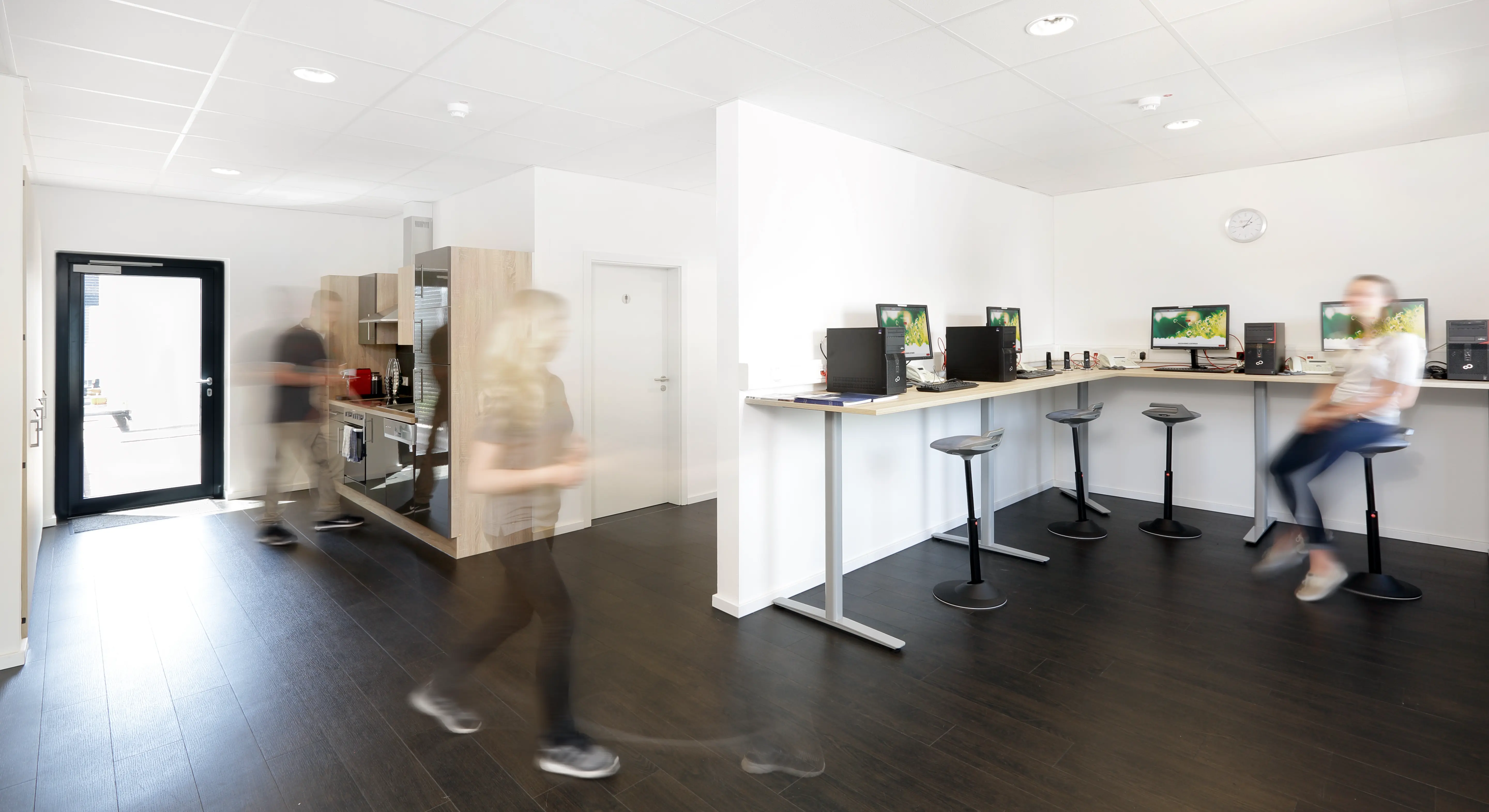 Das saarländische Premium-Rechenzentrum der Net-Build GmbH - Web-Bar mit Küche