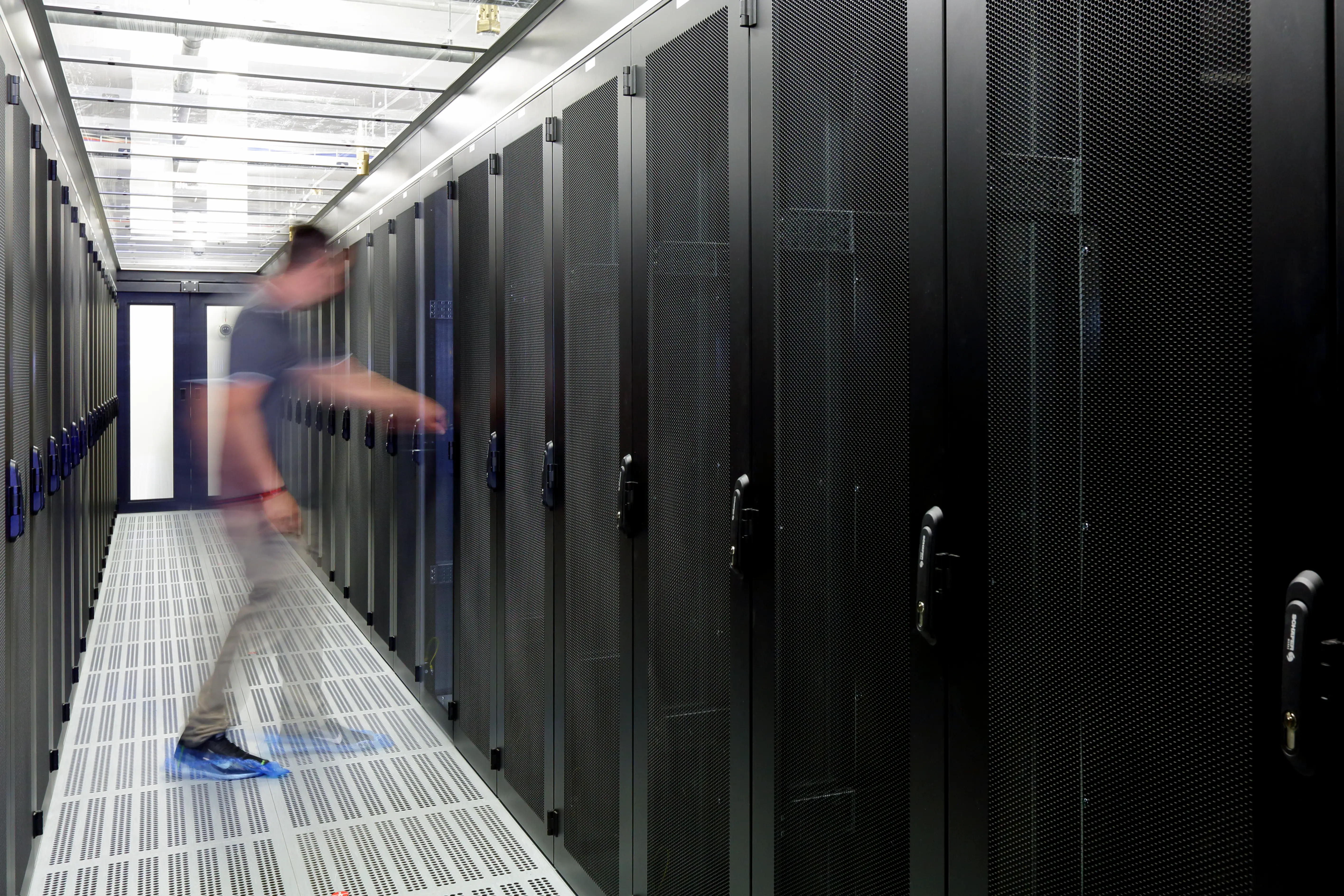 Das saarländische Premium-Rechenzentrum der Net-Build GmbH - 320 Racks in zwei Serverräumen