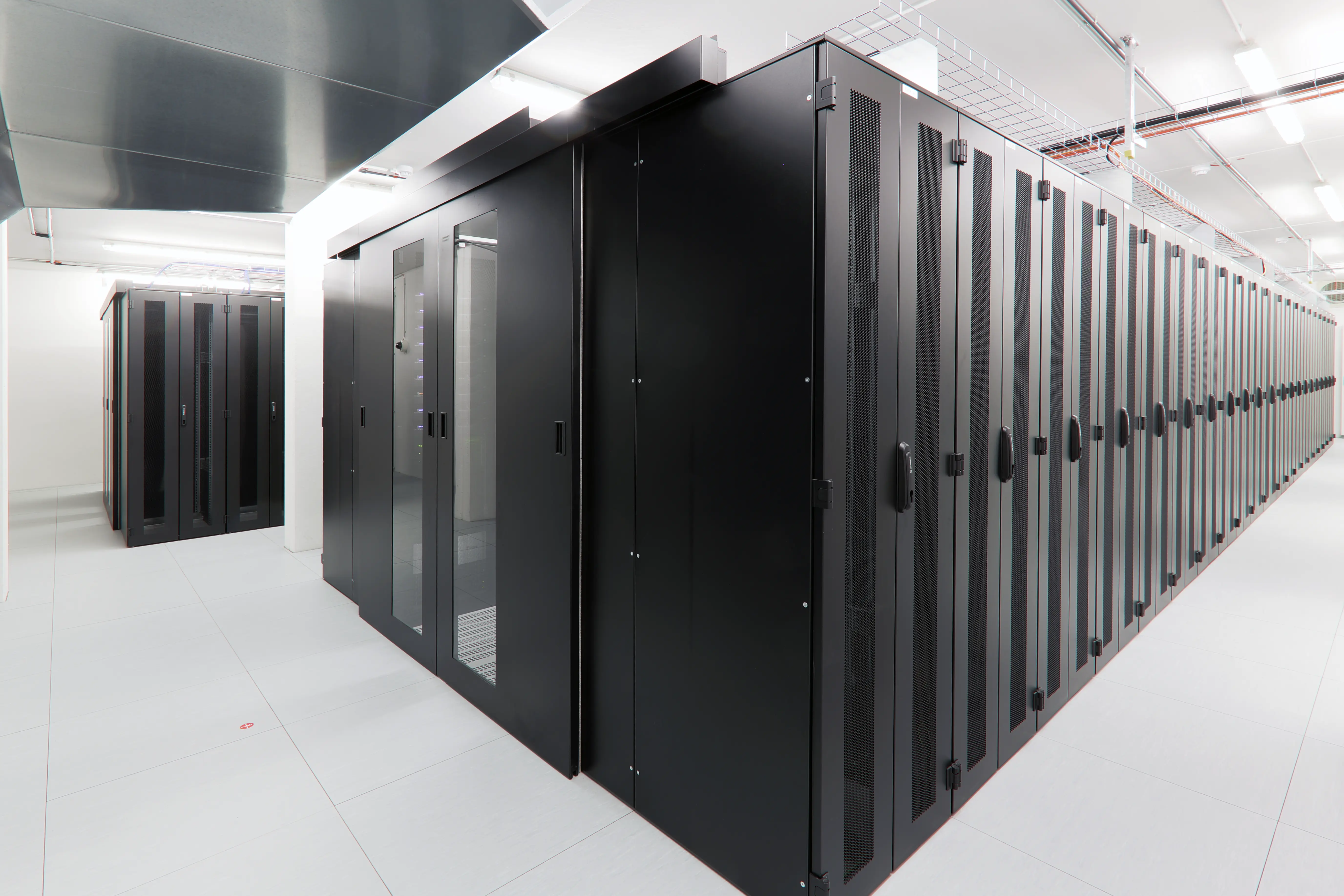 Das saarländische Premium-Rechenzentrum der Net-Build GmbH - Kalt-/Warmgang-Prinzip